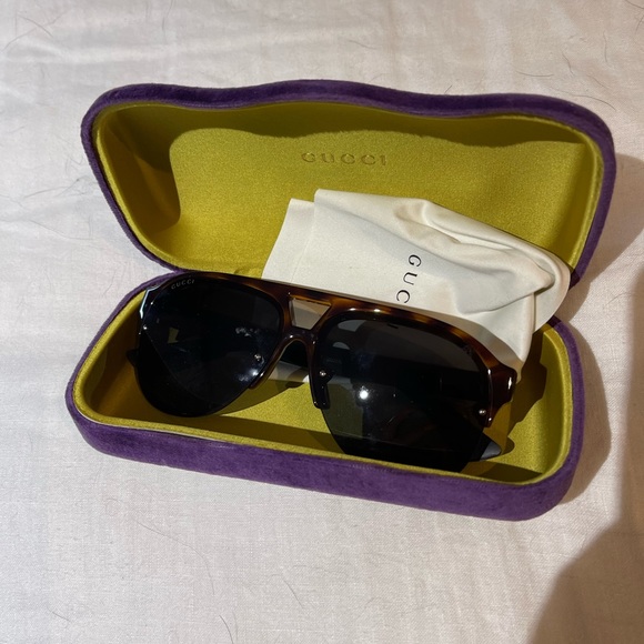Gucci sunglasses - Picture 1 of 6